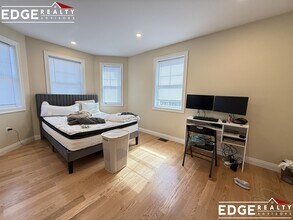 40 Glenley Ter in Boston, MA - Foto de edificio - Building Photo