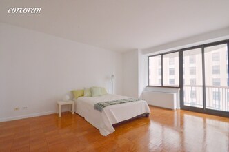 45 E 25th St-Unit -: 27B in New York, NY - Building Photo - Building Photo