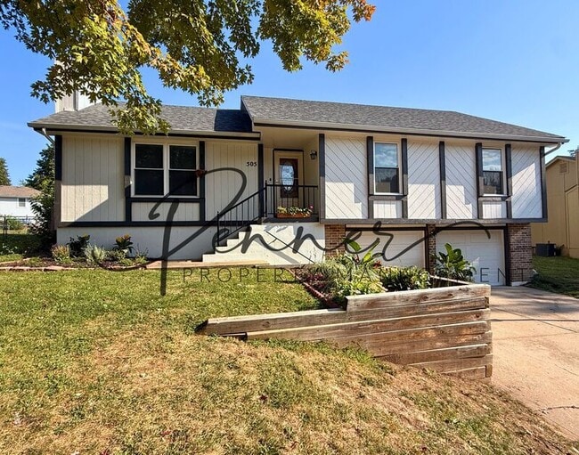 property at 505 SE Mt Vernon Dr