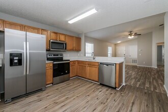 8733 Morrison Oaks Ct in Tampa, FL - Foto de edificio - Building Photo