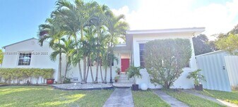 340 NW 151st St in Miami, FL - Building Photo