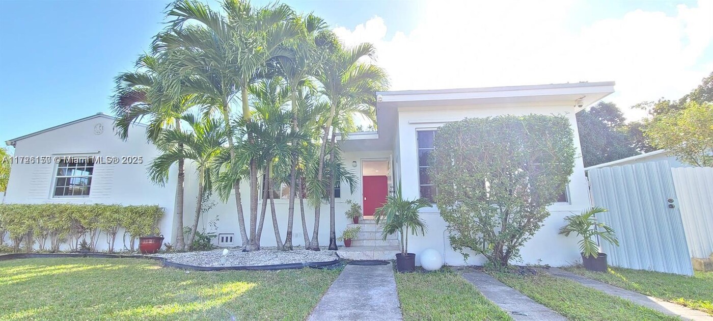 340 NW 151st St in Miami, FL - Building Photo