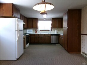 3225 Gracie Rd in Cortland, NY - Foto de edificio - Building Photo