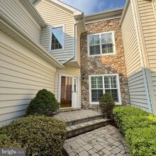 19913 Naples Lakes Terrace in Ashburn, VA - Building Photo - Building Photo