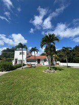 1105 NE 119th St in Biscayne Park, FL - Building Photo