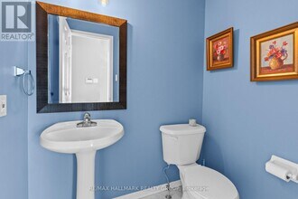 5 Rossan St in Ottawa, ON - Building Photo - Building Photo