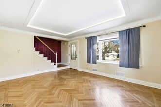 65 Ridge Ave in Bloomfield, NJ - Building Photo - Building Photo