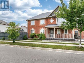 211 Leiterman Dr in Milton, ON - Building Photo - Building Photo