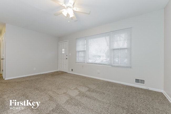 8607 Elm Ave in Raytown, MO - Building Photo - Building Photo