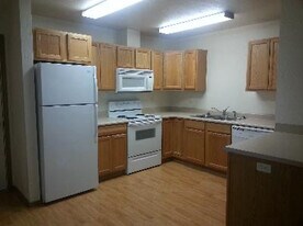 33 Appleway Dr in Kalispell, MT - Building Photo