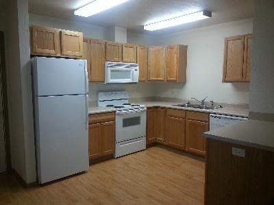 33 Appleway Dr