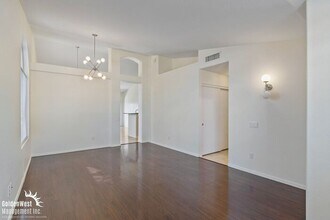 3243 E Wickieup Ln in Phoenix, AZ - Building Photo - Building Photo