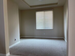 462 Calle Veracruz in Thousand Oaks, CA - Building Photo - Building Photo