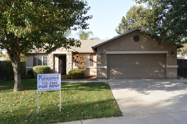 2620 W Brooke Ave in Visalia, CA - Building Photo - Building Photo