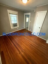 5216 Saida St in Kansas City, MO - Building Photo - Building Photo