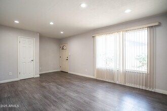 3844 W Lupine Ave in Phoenix, AZ - Building Photo - Building Photo