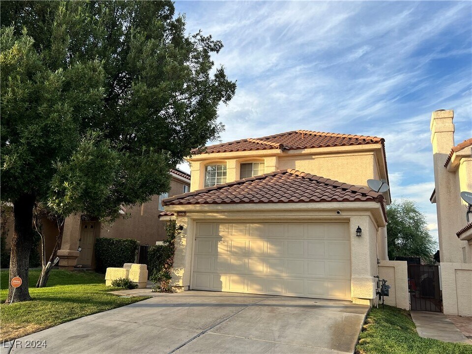 9448 Amber Valley Ln in Las Vegas, NV - Foto de edificio