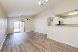 16015 W Sierra St in Goodyear, AZ - Foto de edificio - Building Photo