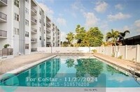 1301 NE 7th St in Hallandale Beach, FL - Foto de edificio - Building Photo