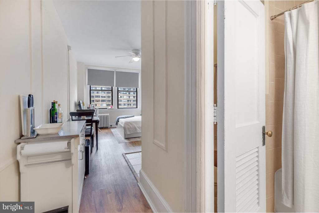 1324 Locust St in Philadelphia, PA - Building Photo