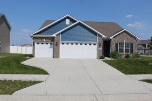 1857 Doncaster Dr in Avon, IN - Building Photo