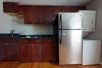 428 Franklin St, Unit 1R in Cambridge, MA - Foto de edificio - Building Photo