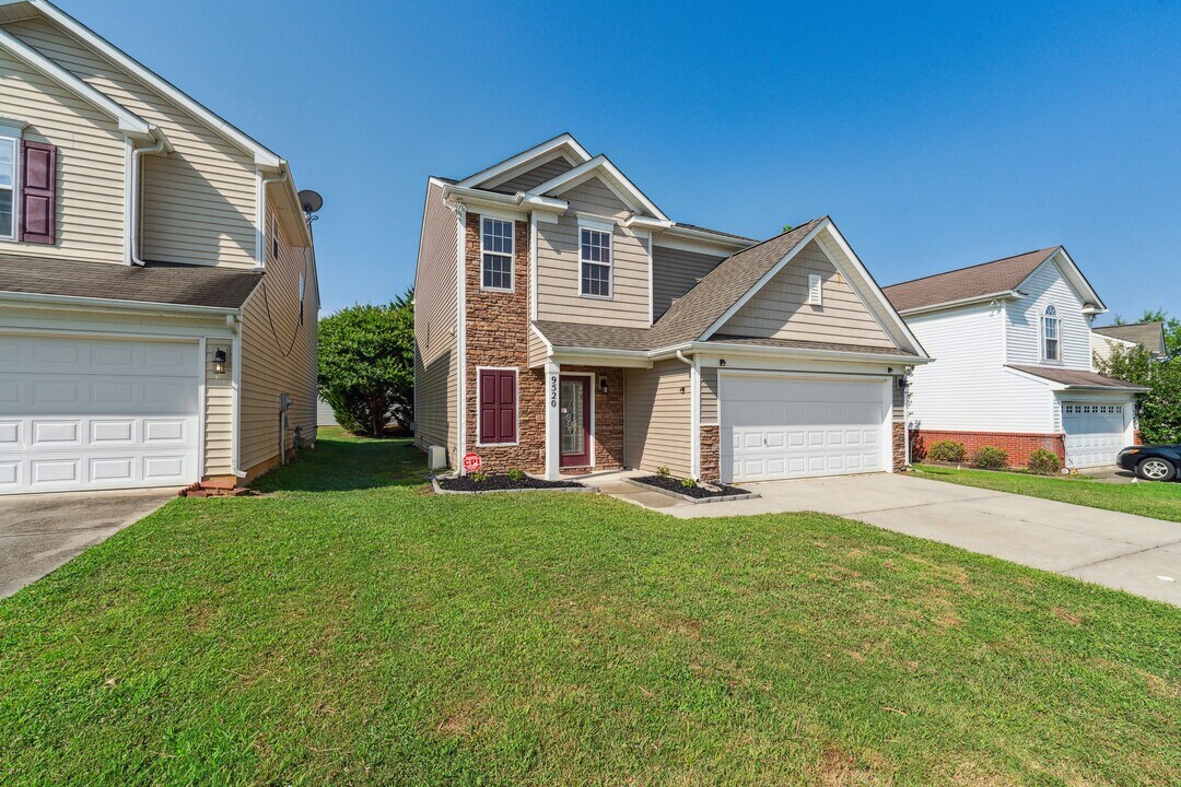9520 Mintworth Ave in Charlotte, NC - Building Photo