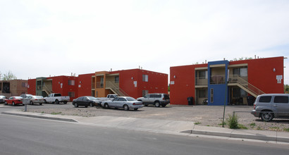 8000-8008 Grand Ave NE in Albuquerque, NM - Foto de edificio - Building Photo