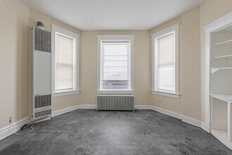 758 W 71st St in Chicago, IL - Building Photo - Building Photo