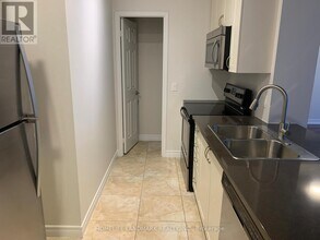 339 Rathburn Rd W in Mississauga, ON - Building Photo - Building Photo