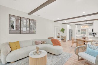 727 Fernwood Dr in West Palm Beach, FL - Building Photo - Building Photo