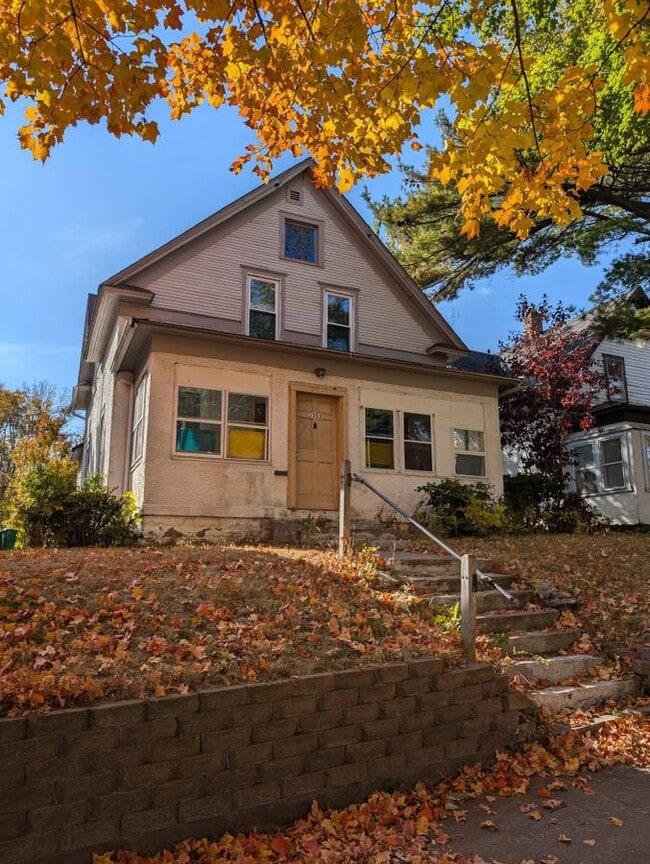 property at 2353 Ferrant Pl