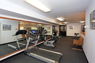 Parkview Apartments in Whitehall, PA - Foto de edificio - Interior Photo