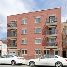 2707 23rd Ave in Long Island City, NY - Building Photo - Building Photo