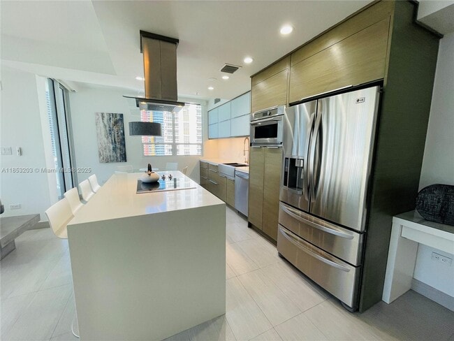 property at 801 Brickell Key Blvd