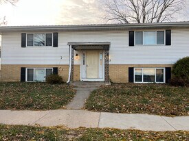 1327 3rd Ave SW in Rochester, MN - Building Photo