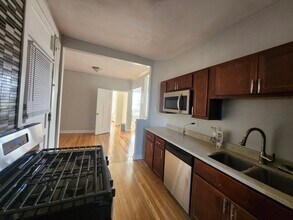 416 E 110th St in Chicago, IL - Building Photo - Building Photo
