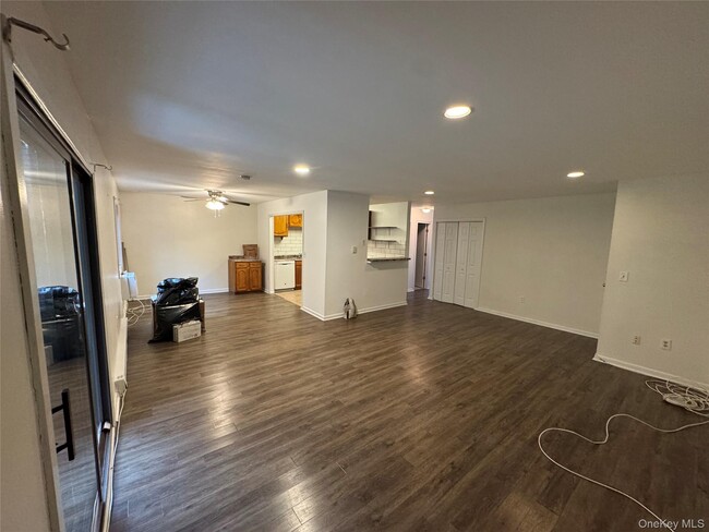 33 Scarborough Ln in Wappingers Falls, NY - Building Photo - Building Photo