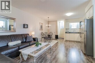 933 Glasgow St in Kitchener, ON - Building Photo - Building Photo