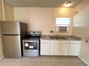 1015 SW 4th Ave in Fort Lauderdale, FL - Building Photo - Building Photo