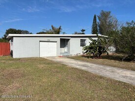 904 Kensington Dr in Cocoa, FL - Building Photo