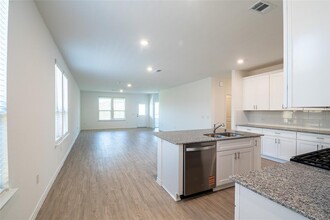 15076 Rustic Moon Rd in Conroe, TX - Building Photo - Building Photo