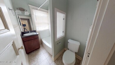 2145 Oak St-Unit -3 in Jacksonville, FL - Building Photo - Building Photo