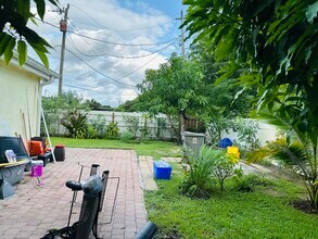 4862 Tortuga Dr in West Palm Beach, FL - Building Photo - Building Photo