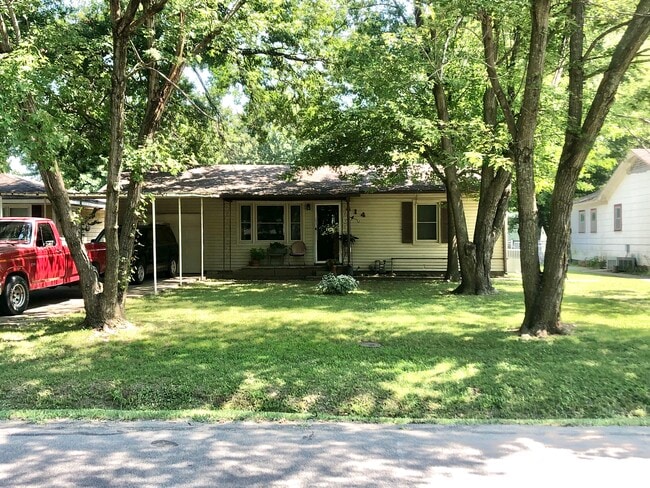 property at 414 N Adair St