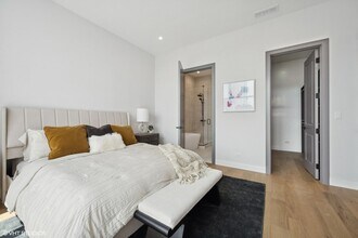3739 N Clifton Ave in Chicago, IL - Building Photo - Building Photo