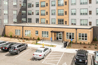 Rise on 7 in St. Louis Park, MN - Building Photo - Building Photo