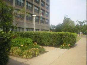 J.O. Blanton House - Senior Living in Louisville, KY - Building Photo - Building Photo