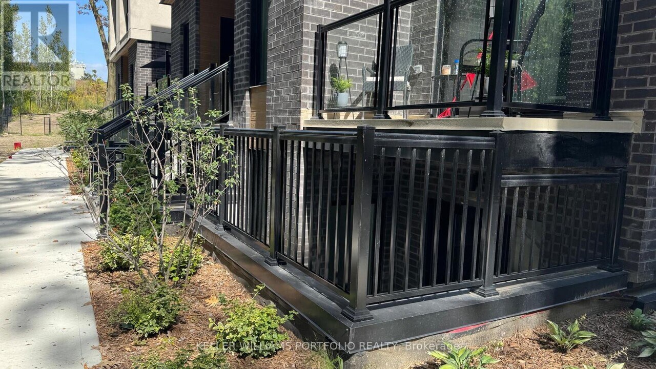 172 Clonmore Dr in Toronto, ON - Building Photo