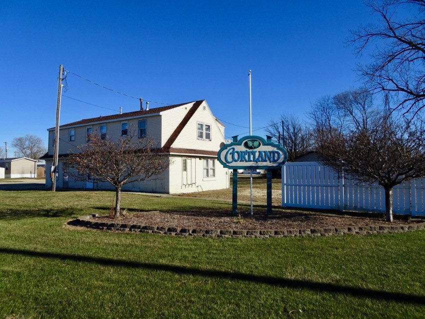 Cortland MHC in Dekalb, IL - Building Photo